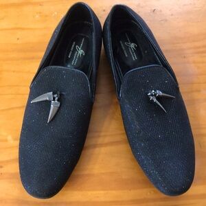 Men’s black diamond dress shoe.  Size 11. Worn only a few hours